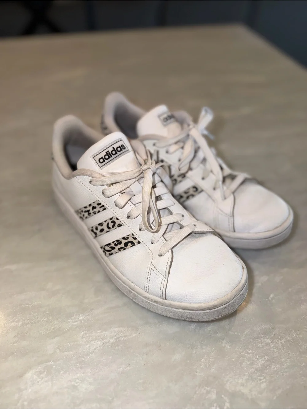 adidas White Women’s Low-Top Sneakers with Leopard Stripe size 8